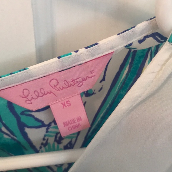 Lilly Pulitzer Back Button Top - Picture 4 of 7